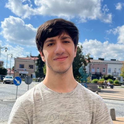 Omar Mohamed - High School Student | English Tutor & Content Creator